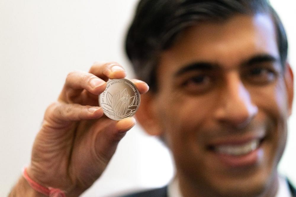 The Weekend Leader - UK unveils coin on Mahatma to mark Diwali